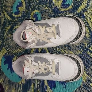 Fire red Jordan 3 for kids